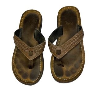 Clarks Brown Leather Sandals Flip Flops Thongs Womens 7M Comfort Braided Slip On